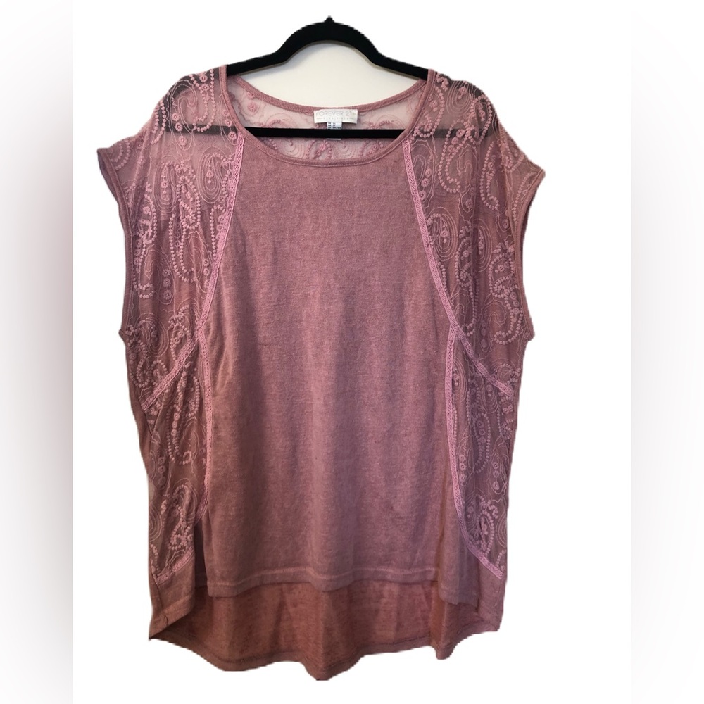 3X Forever 21+ Dusty rose knit and lace top.